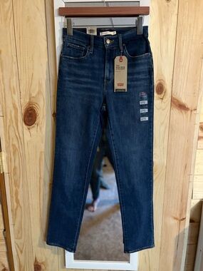 Levi’s 724 High Rise Straight Jeans NWT Size 4/27